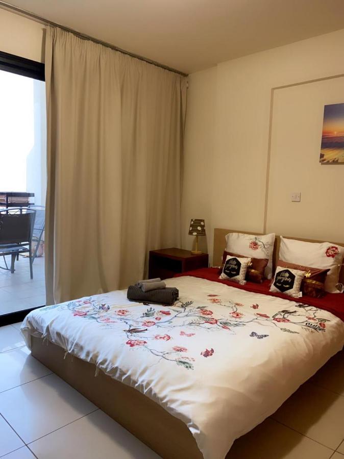 Larnaca Beach Apartment Extérieur photo