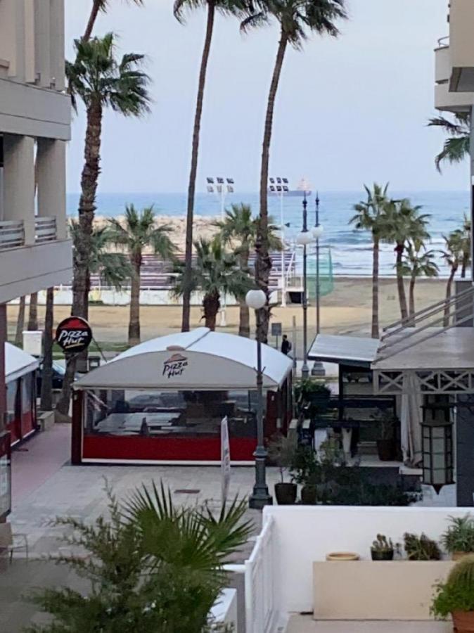 Larnaca Beach Apartment Extérieur photo